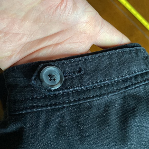 COLDWATER CREEK Black Capris Size 12 - Picture 9 of 11